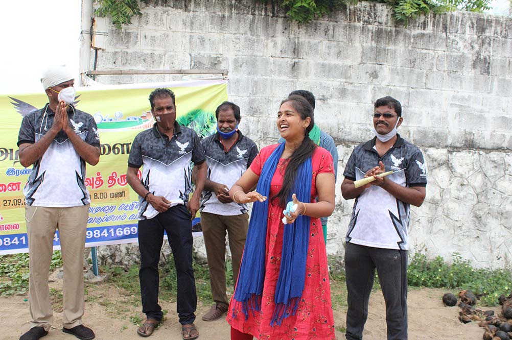 kakkai-charitable-trust-Panaiyeri-Pandian-added-colour-to-this-event-as-he-came-all-the-way-from-Viluppuram-along-with-his-family