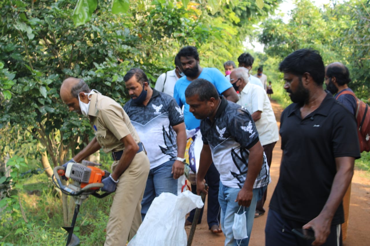 Kakkai-Charitable-trust-planting-event-Police-official-Mr.-Saravanan-helped-us-a-lot