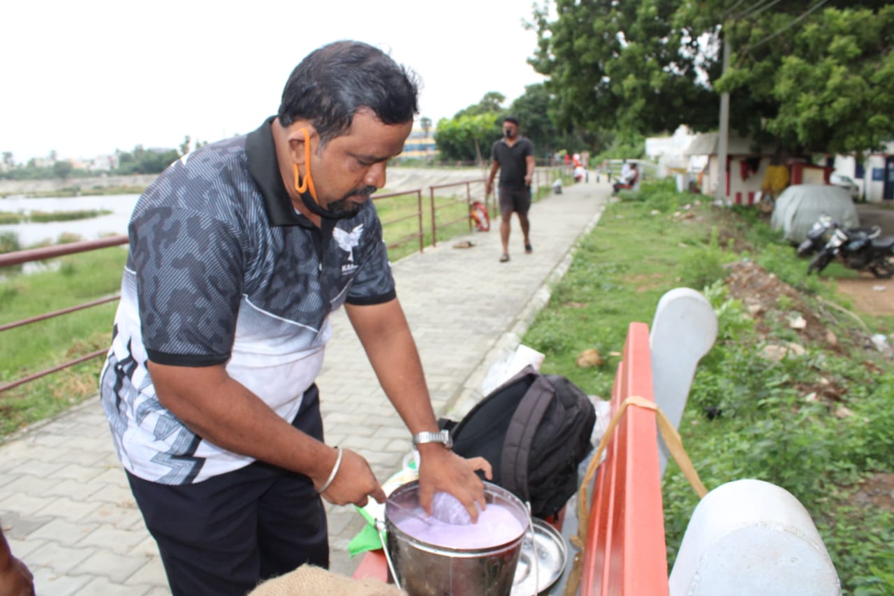 Ramprasad brought Milk Sarbath and distributed to all. Toppi Vaapa Biryani coordinated well.