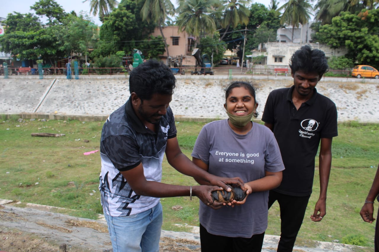 Singer Jothi visited with her mom and planted Seeds. The songs sung by her graced the event.